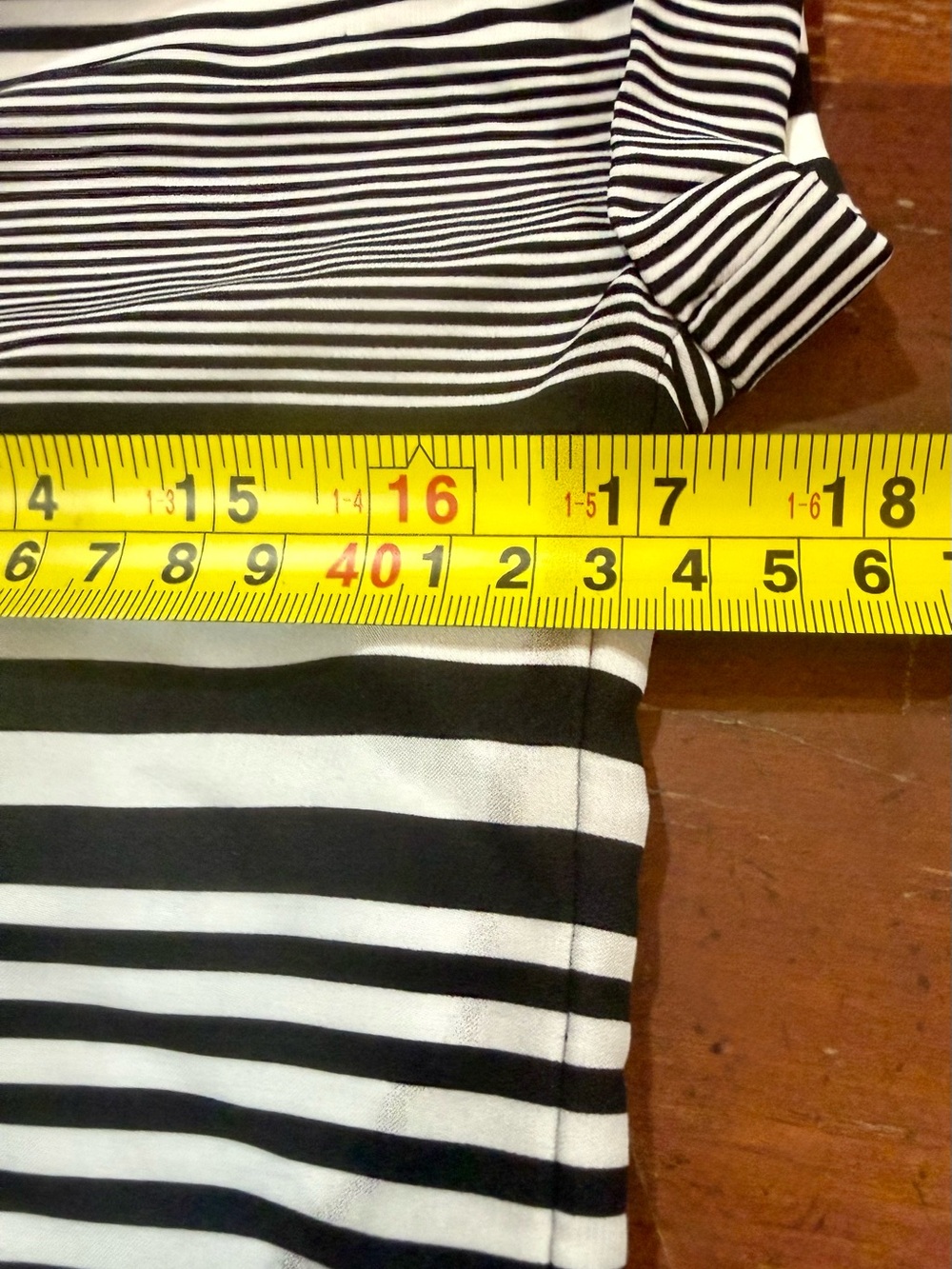 Express Striped Zip Front V-Neck Blouse Top Black White XS - Picture 9 of 11